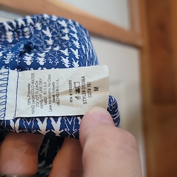 Peppermint medium 100% polyester dress with lace design down the chest - Picture 5 of 6